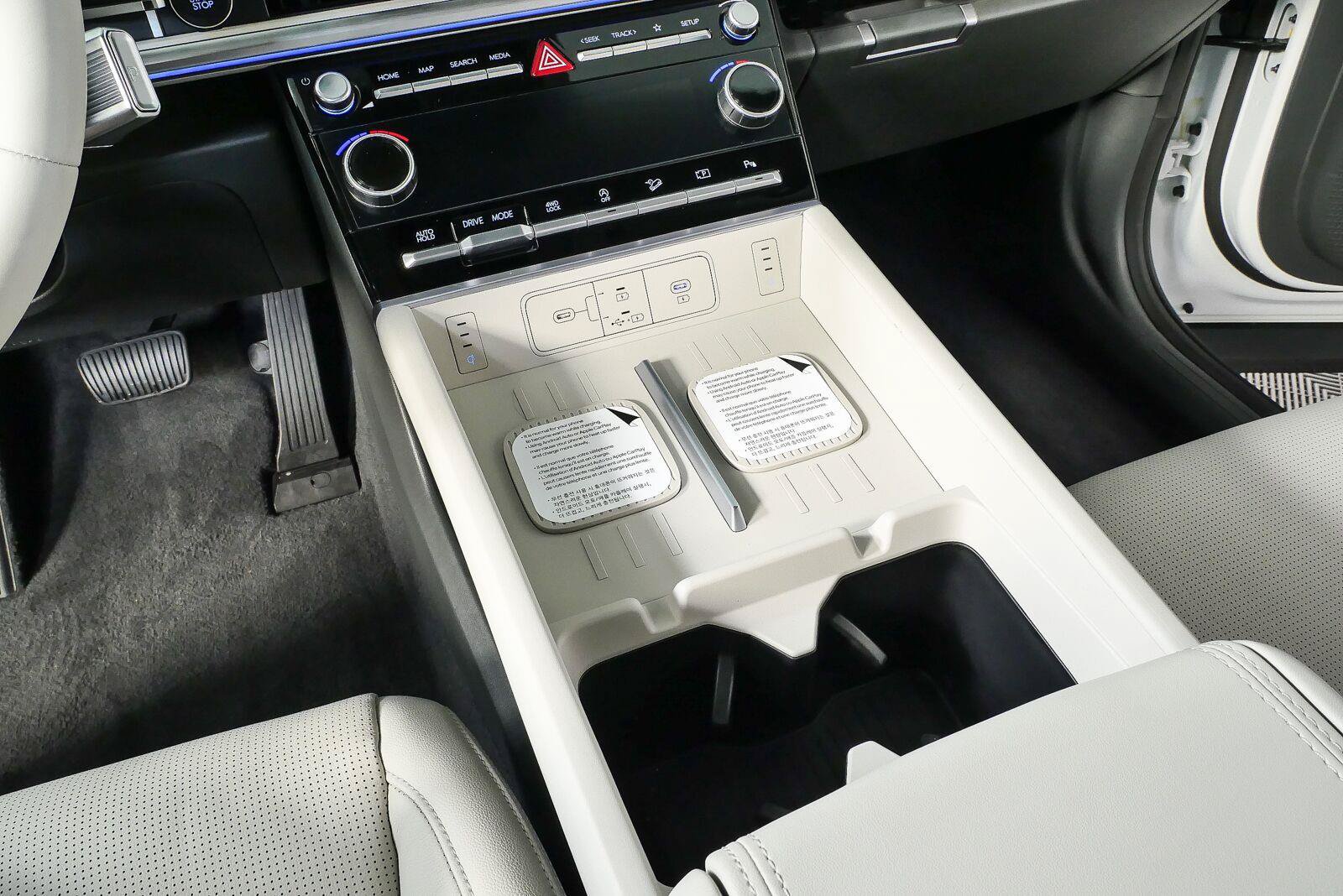 New 2026 Hyundai Santa Fe Limited AWD/4WD image 17
