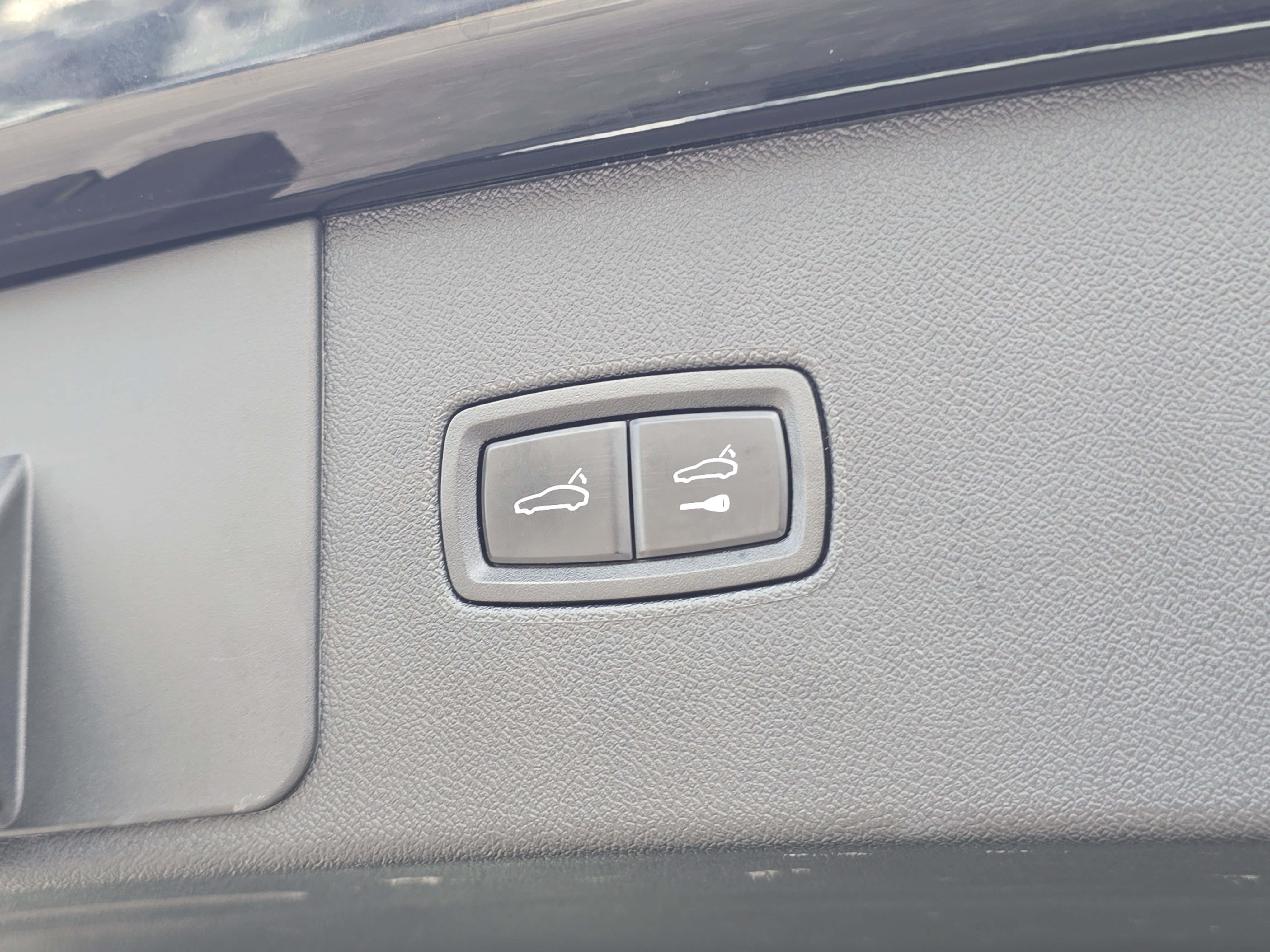 Used 2023 Porsche Cayenne S Platinum image 9