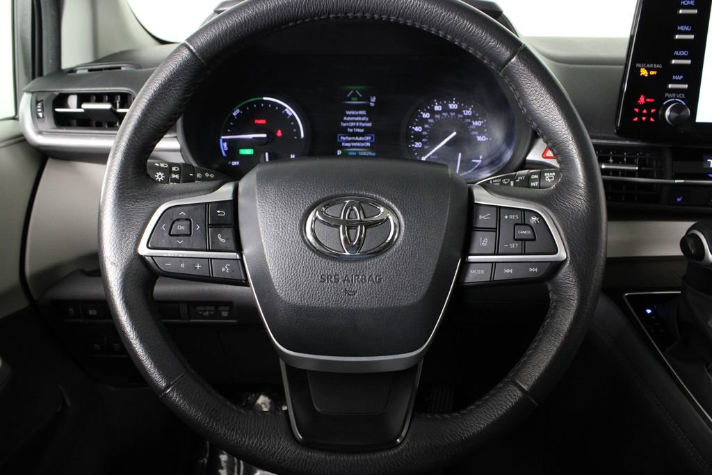 Used 2024 Toyota Sienna XLE image 10