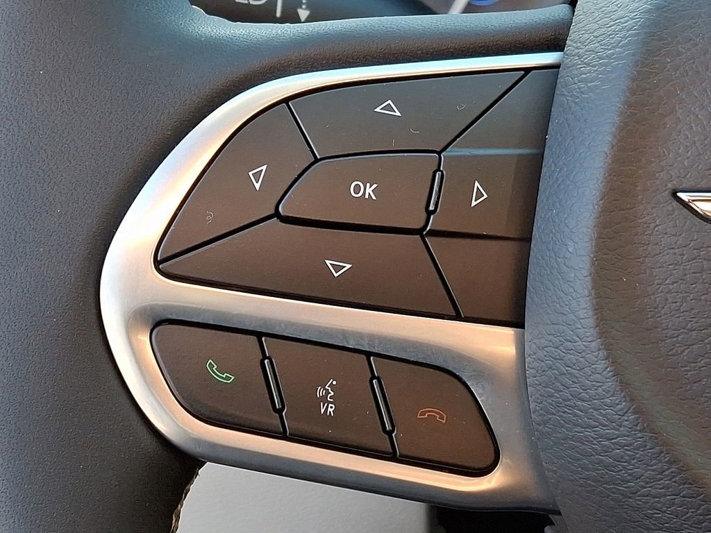 Used 2023 Chrysler Pacifica Touring-L FWD image 18