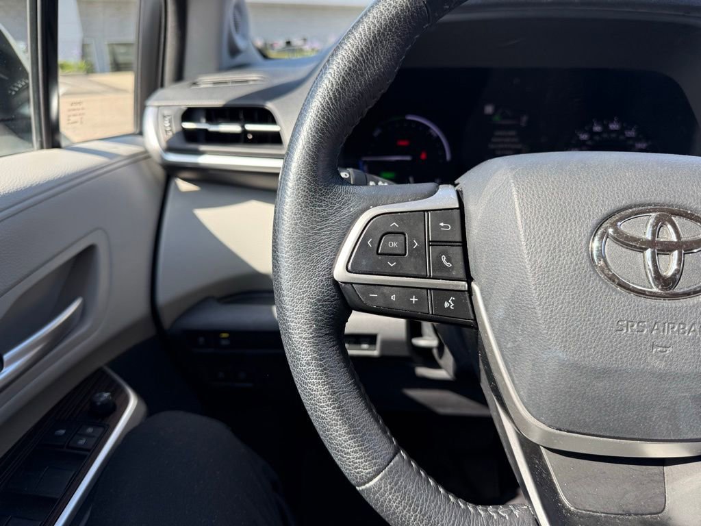 Used 2021 Toyota Sienna XLE w/ XLE Plus Package FWD image 7