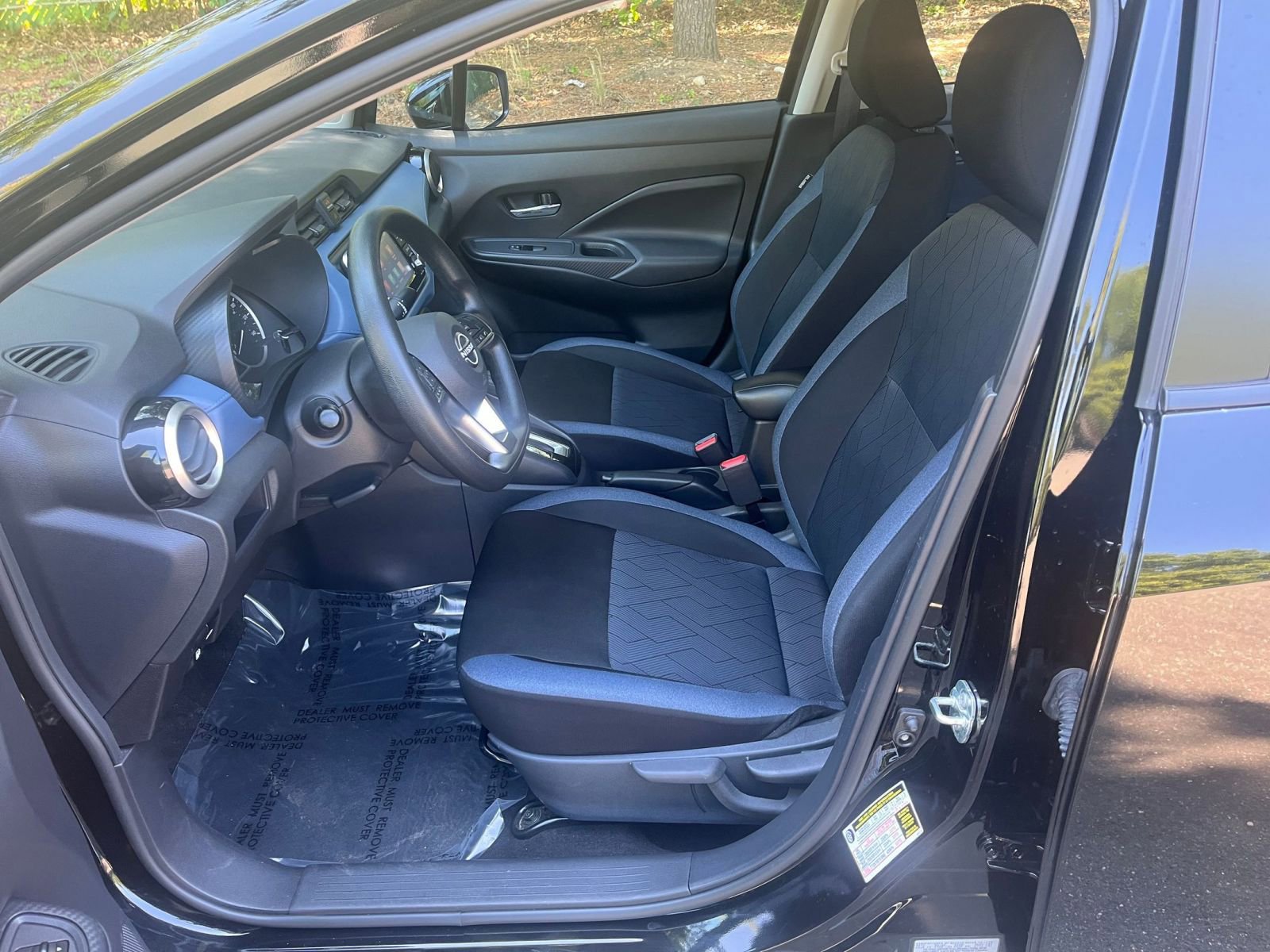 Used 2025 Nissan Versa SV FWD image 25