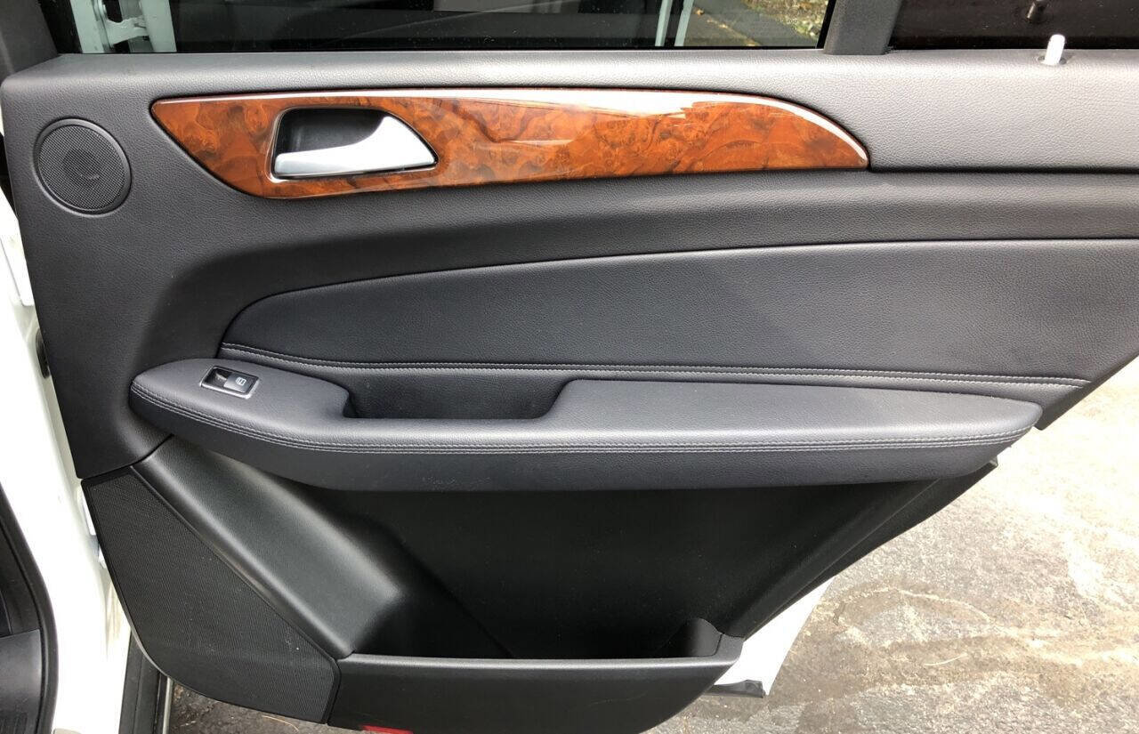 Used 2018 Mercedes-Benz GLS 450 4MATIC image 21