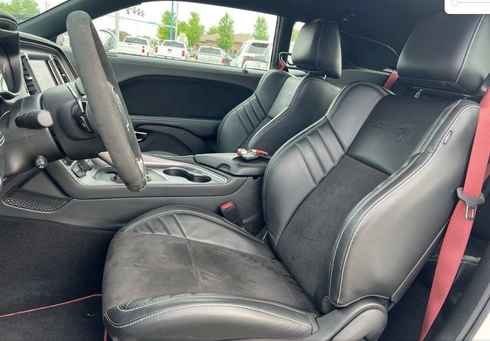 Used 2023 Dodge Challenger SRT Hellcat RWD image 6