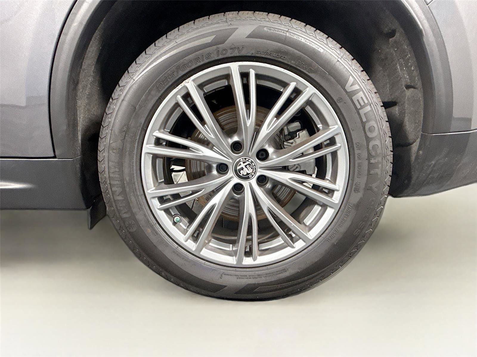 Used 2024 Alfa Romeo Stelvio Sprint RWD image 34
