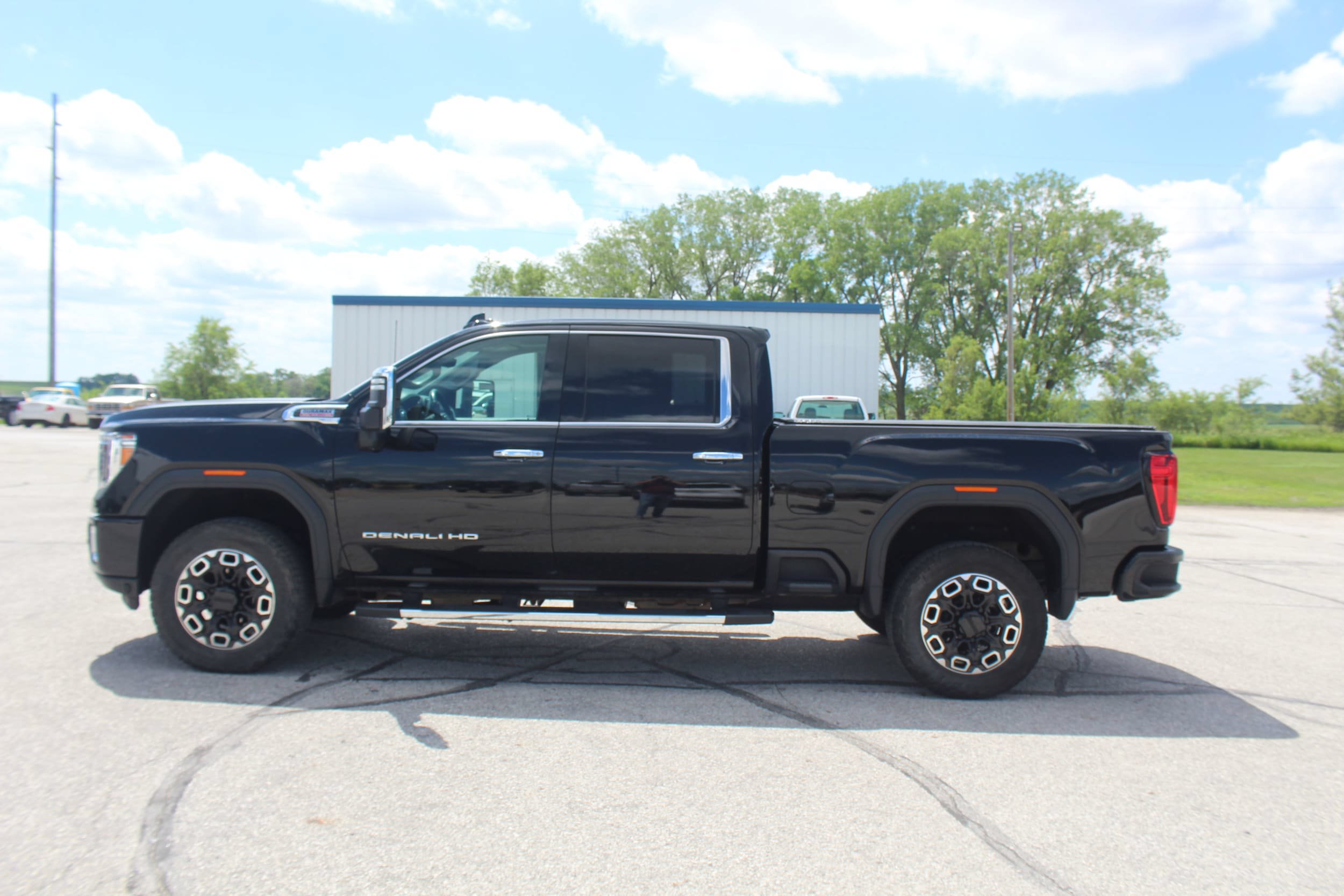 Used 2022 GMC Sierra 2500 Denali w/ Denali Ultimate Package AWD/4WD image 2