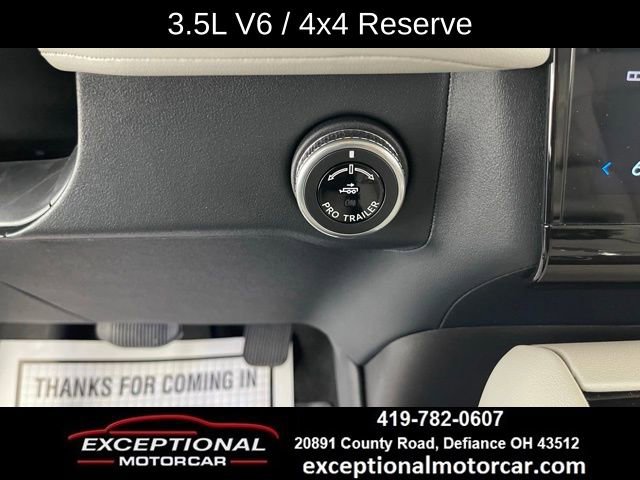 Used 2025 Lincoln Navigator Reserve image 44