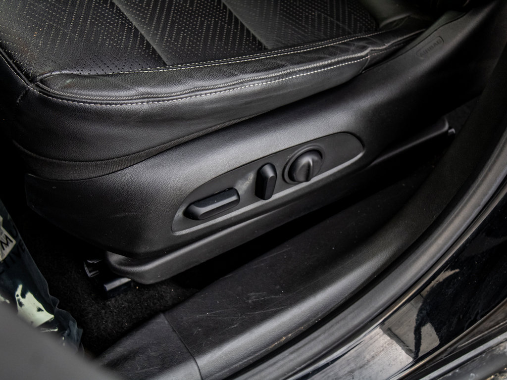 Used 2022 Buick Encore GX Essence w/ Experience Buick Package image 16