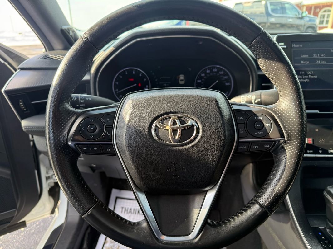 Used 2019 Toyota Avalon XSE image 8