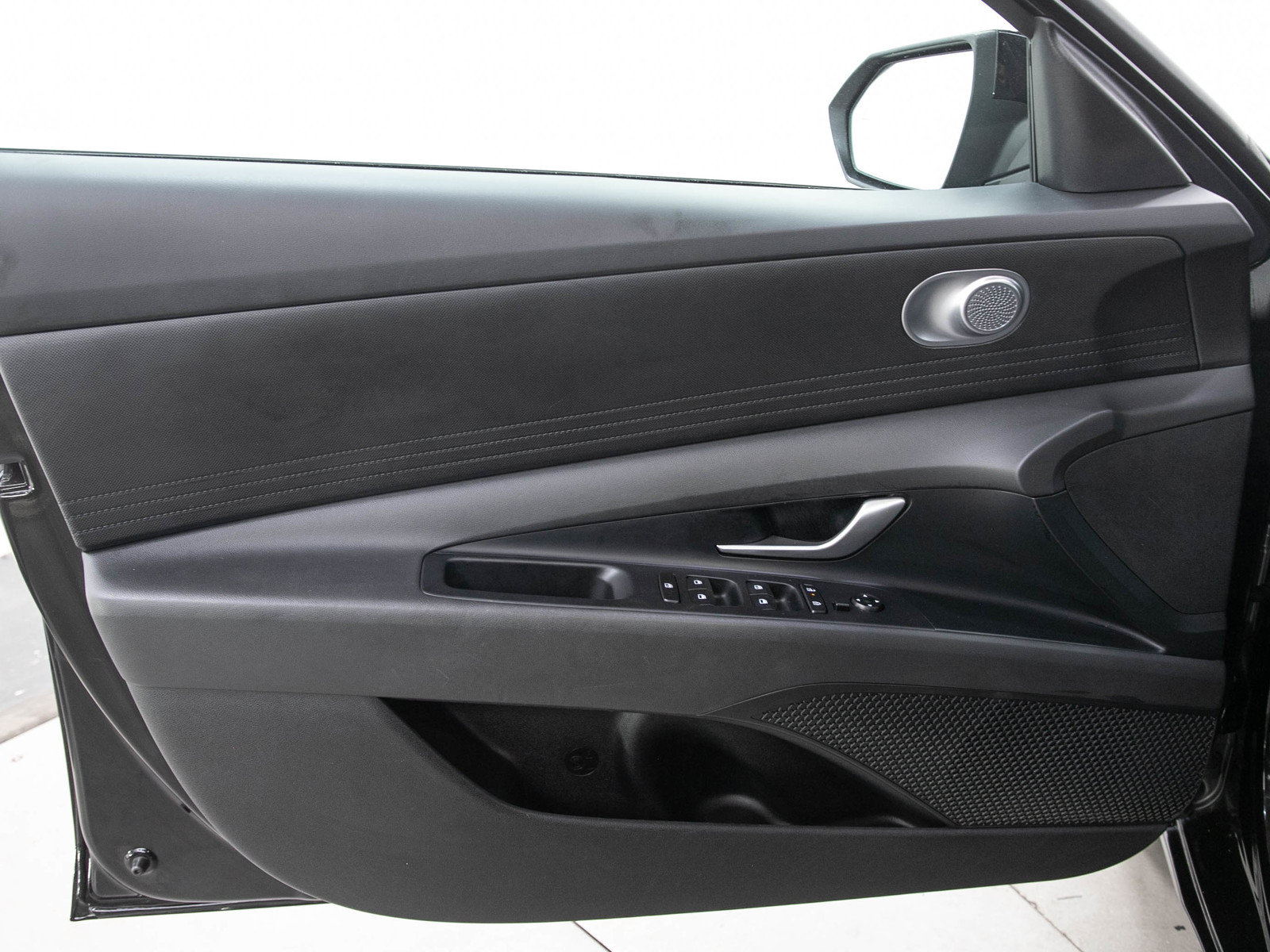 Used 2026 Hyundai Elantra Hybrid FWD image 19