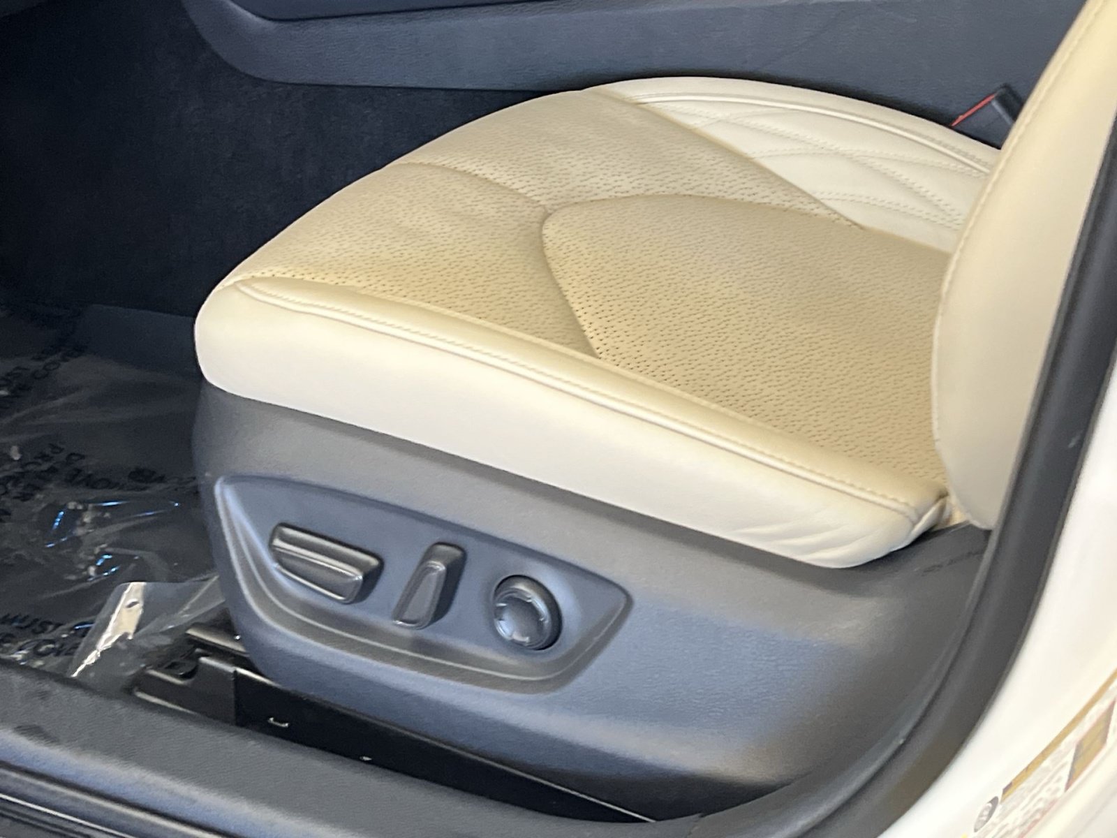 Used 2020 Toyota Avalon Limited w/ Advanced Safety Package FWD image 13