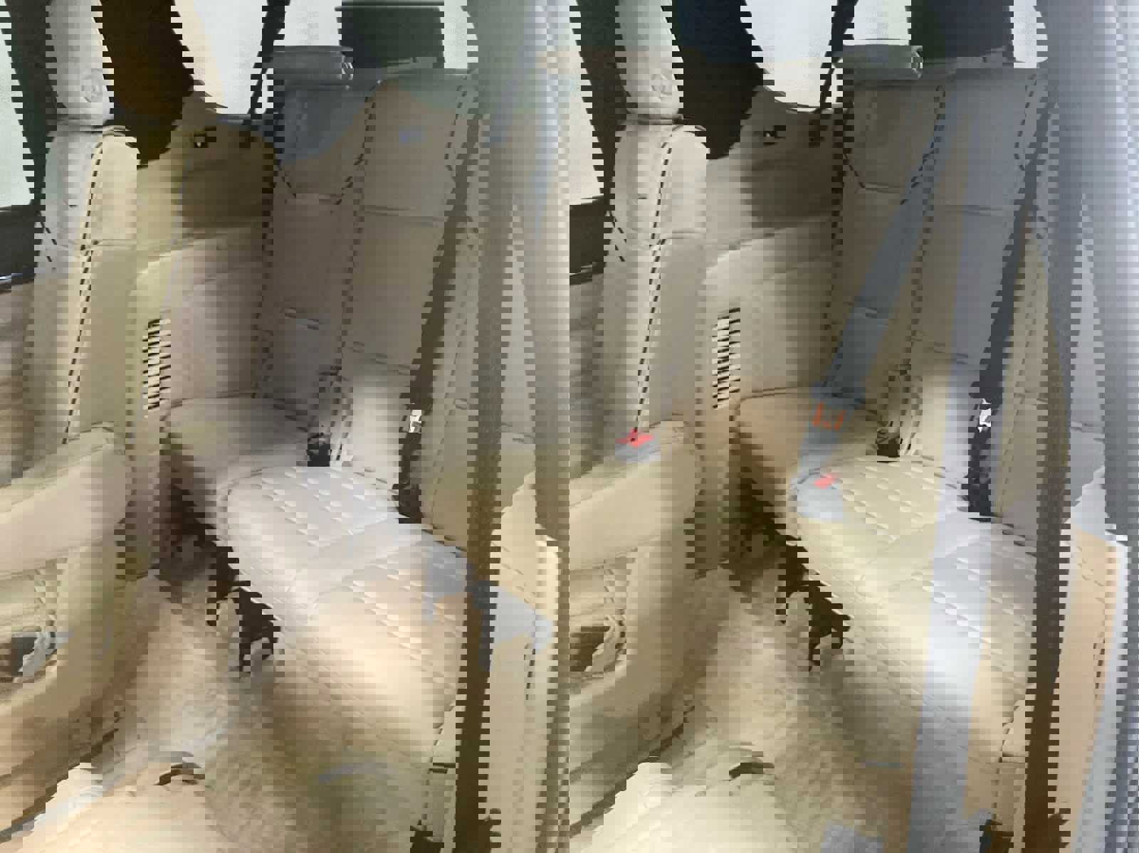 Used 2024 Cadillac Escalade ESV Premium Luxury image 15