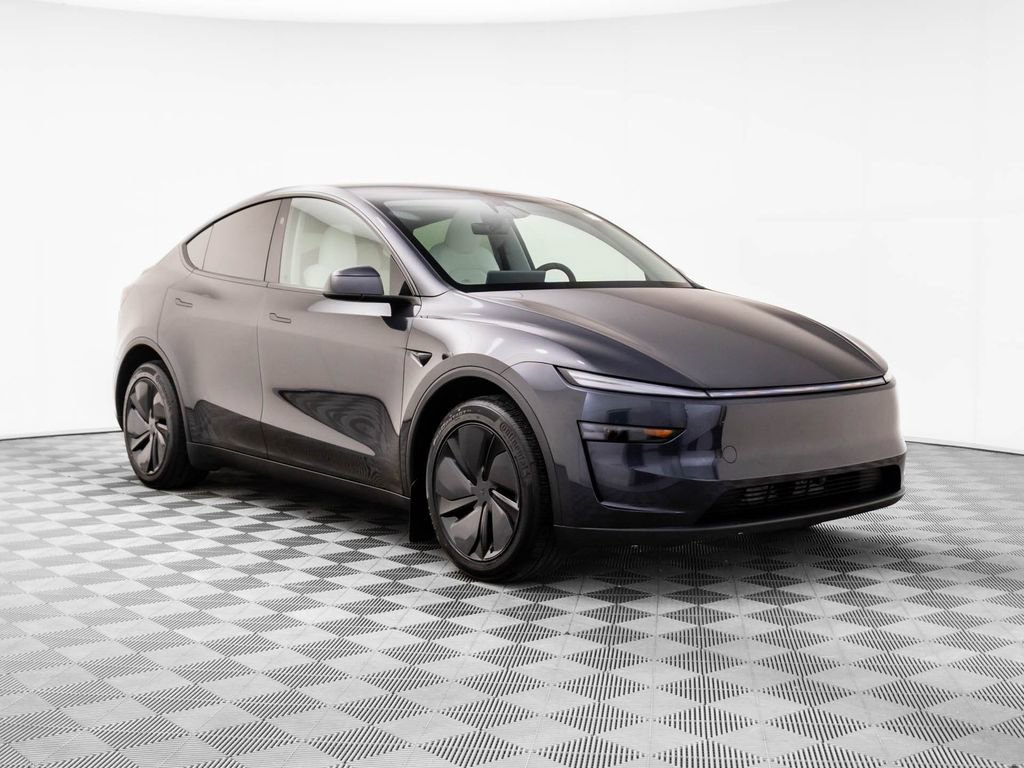 Used 2026 Tesla Model Y 2WD image 9