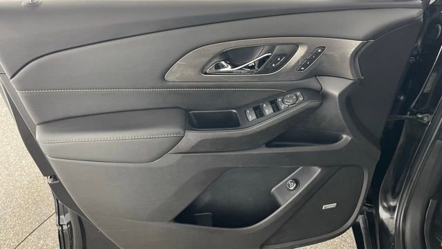Used 2023 Chevrolet Traverse Premier image 34