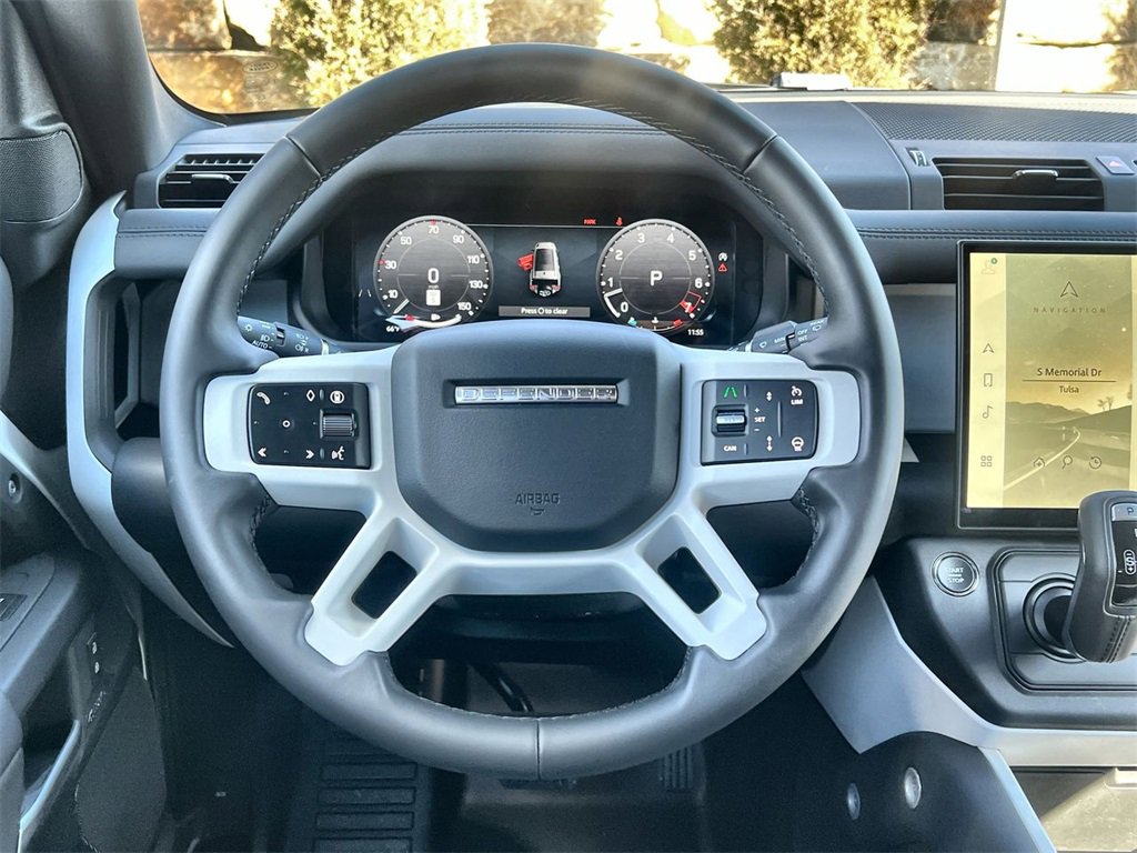 Used 2026 Land Rover Defender 130 X-Dynamic SE image 22