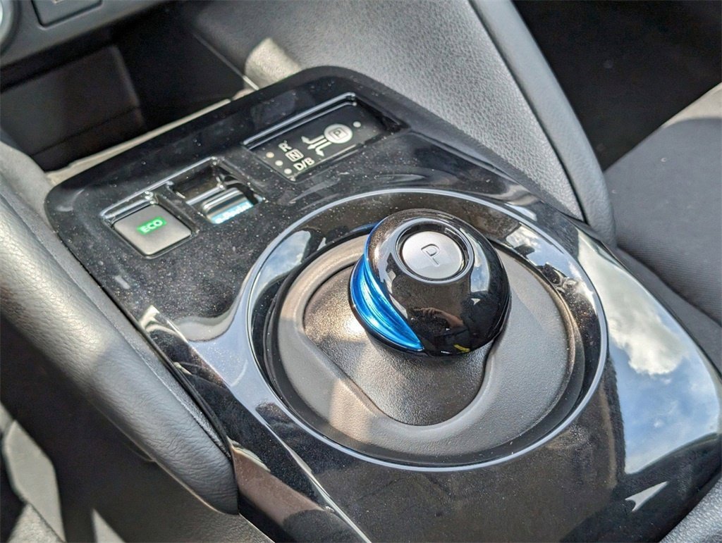 Certified 2024 Nissan Leaf SV Plus image 27