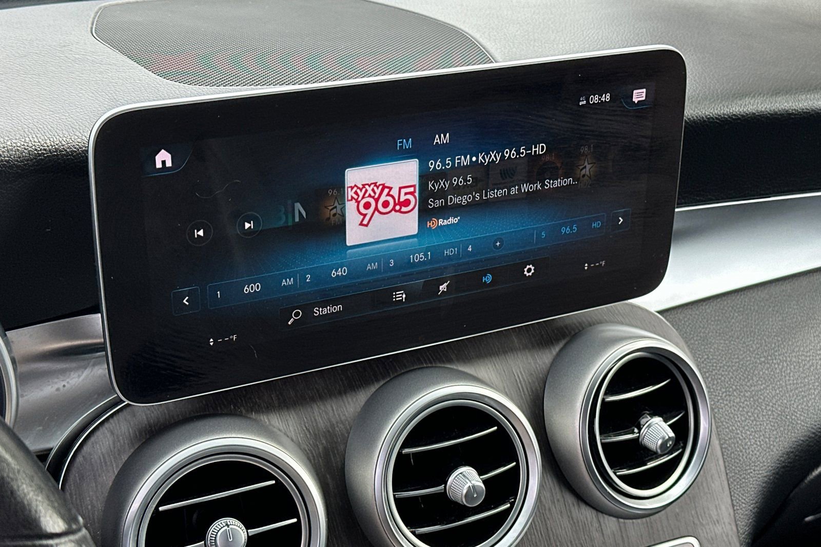 Used 2020 Mercedes-Benz GLC 300 4MATIC image 25