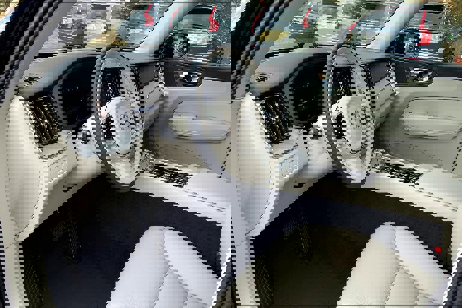 New 2025 Volvo XC60 T8 Plus w/ Protection Package Premier image 9