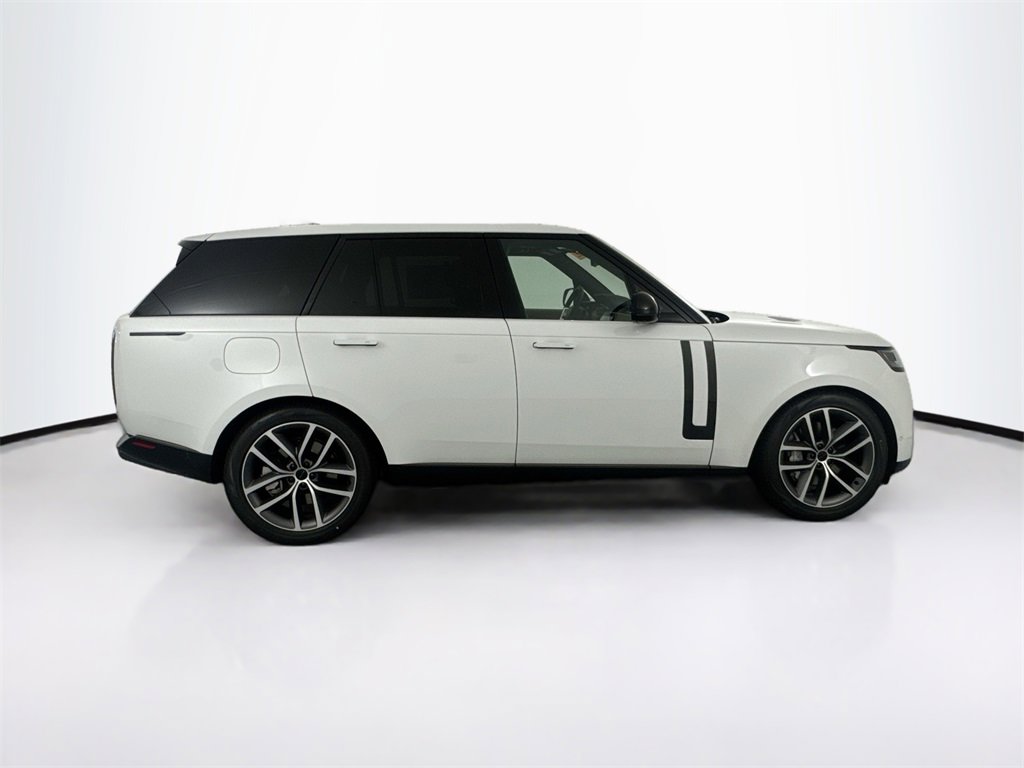 New 2026 Land Rover Range Rover SE image 4