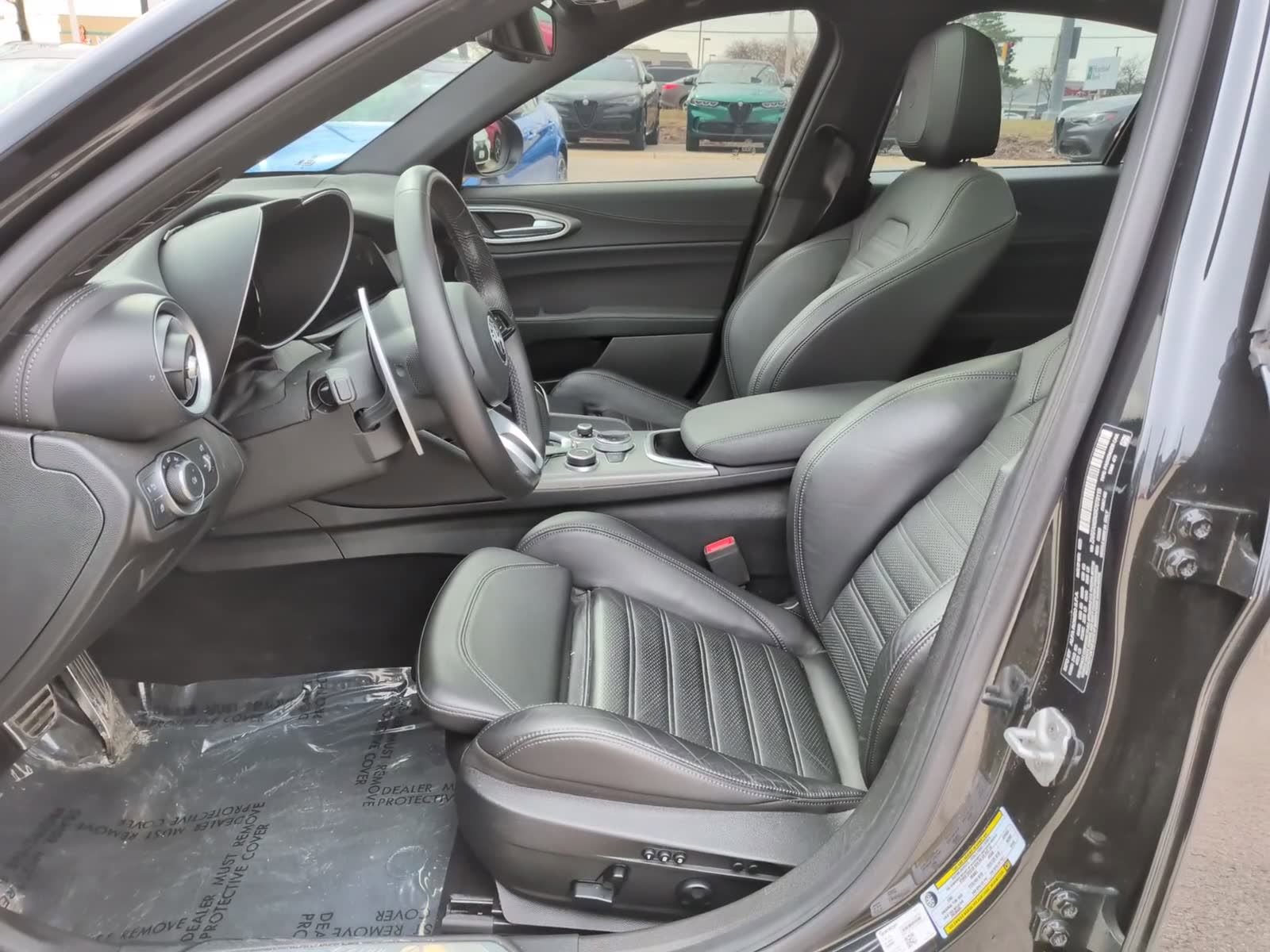 Used 2024 Alfa Romeo Giulia Veloce image 25