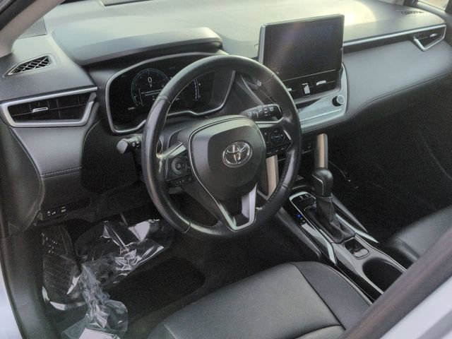 Used 2023 Toyota Corolla Cross XLE image 11