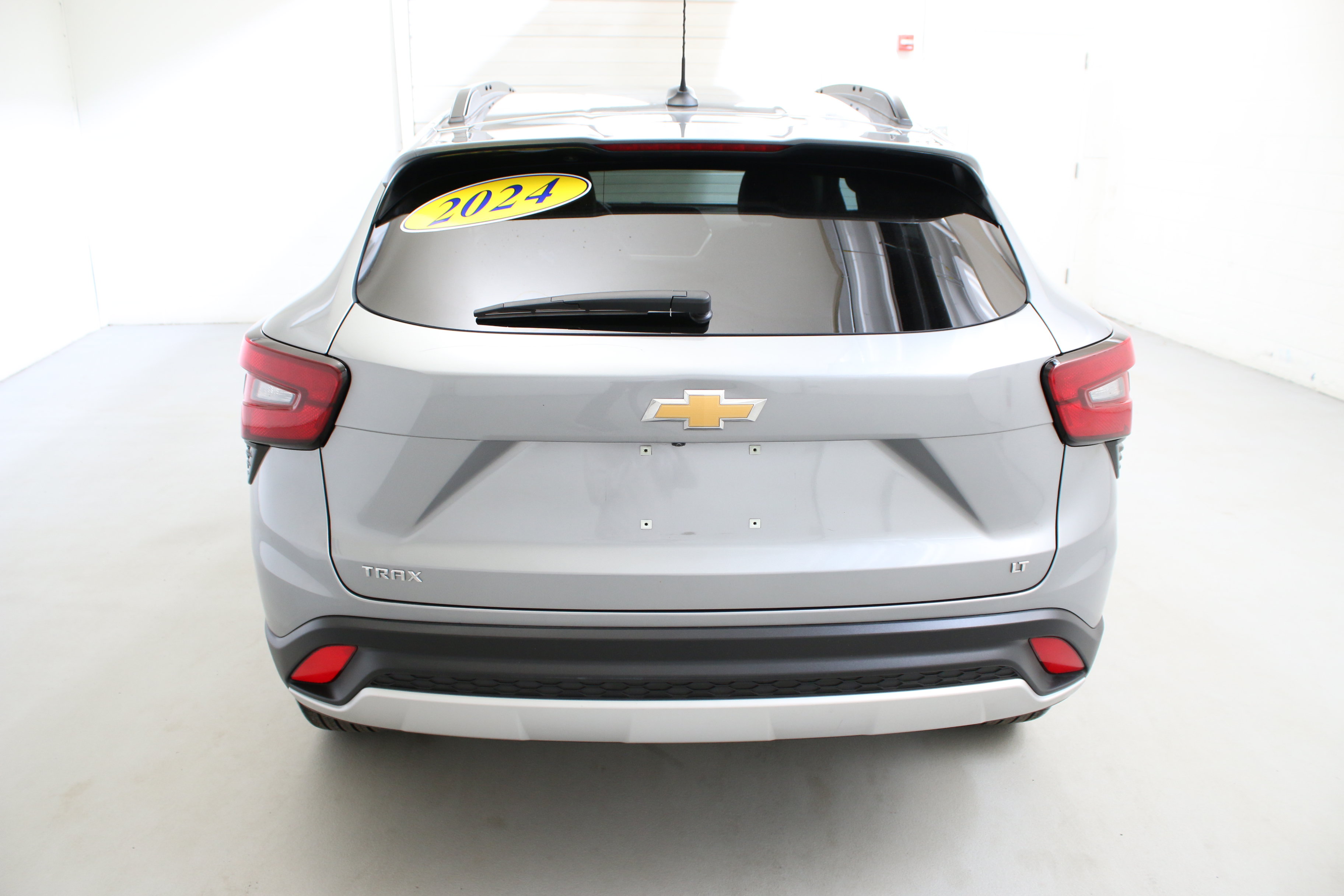 Used 2024 Chevrolet Trax LT w/ Driver Confidence Package FWD image 8