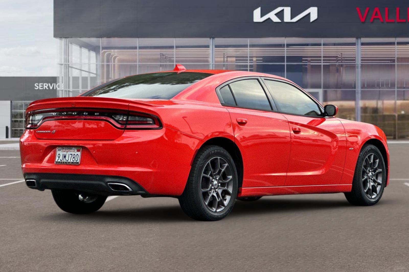 Used 2018 Dodge Charger GT image 4