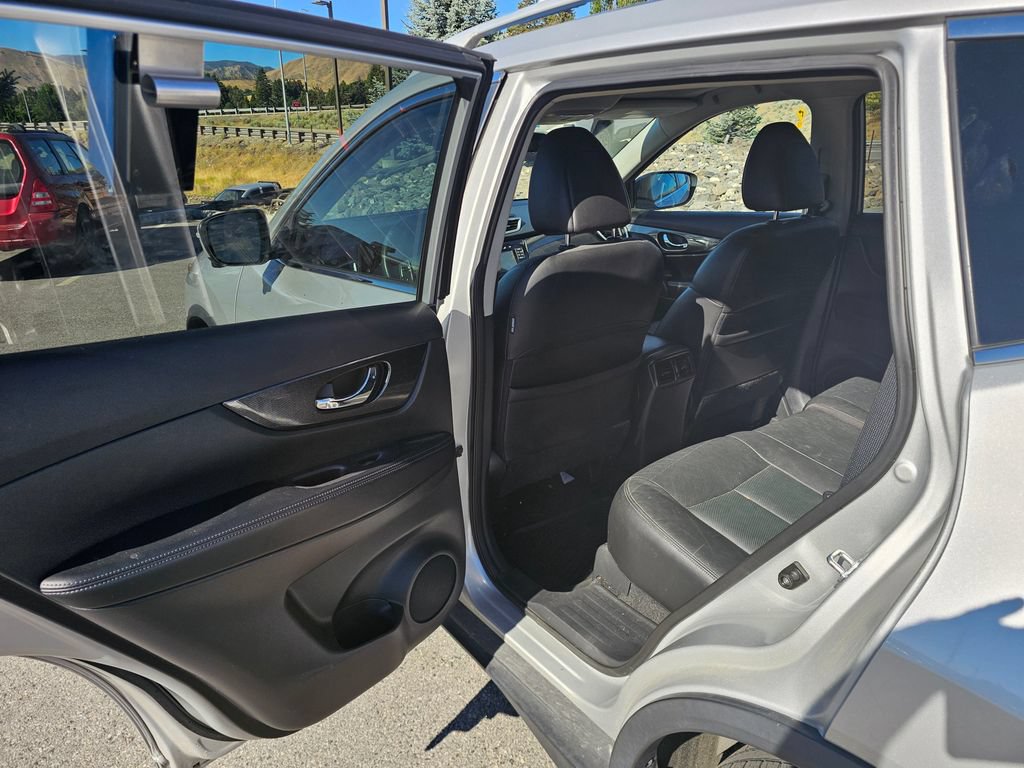 Used 2014 Nissan Rogue SL w/ SL Premium Package AWD/4WD image 19