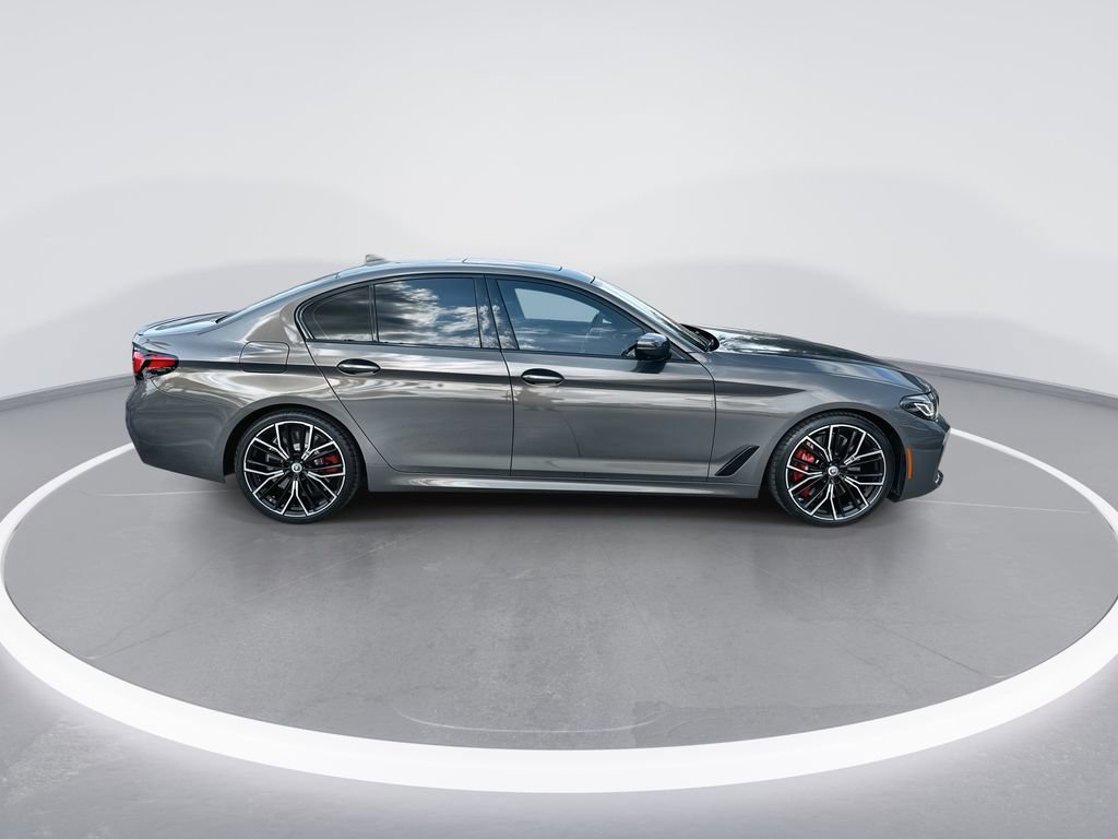 Used 2023 BMW M550i xDrive w/ Executive Package image 9