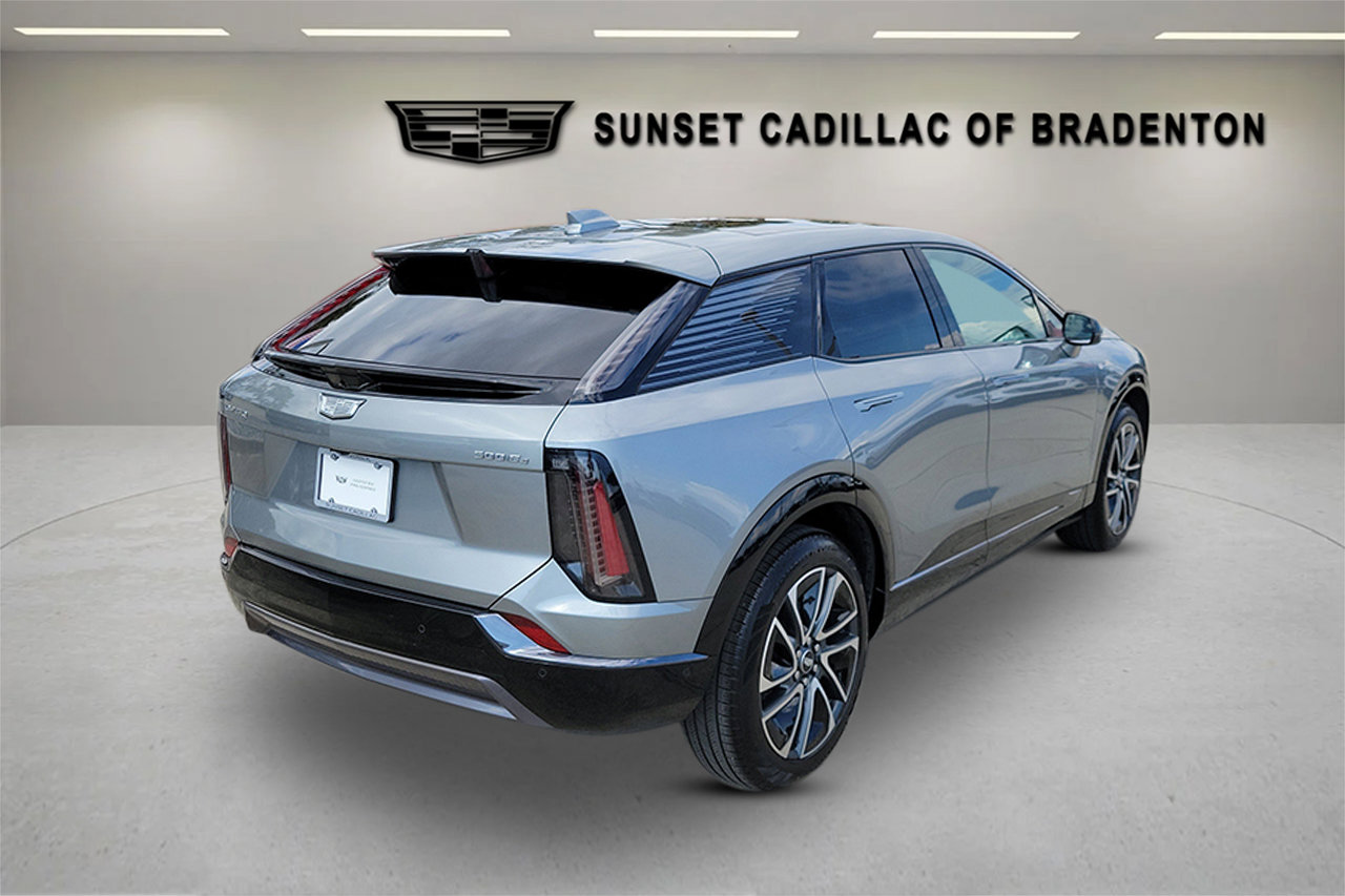 Certified 2025 Cadillac Optiq Sport 2 w/ LPO, Floor Liner Package image 4