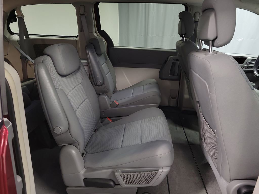 Used 2010 Chrysler Town & Country Touring image 23