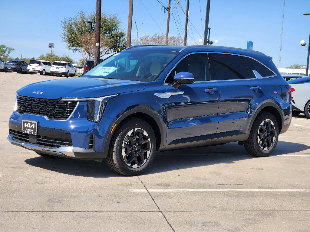 New 2026 Kia Sorento S image 2