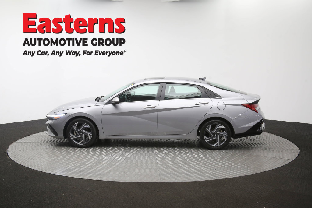 Used 2025 Hyundai Elantra SEL FWD image 64
