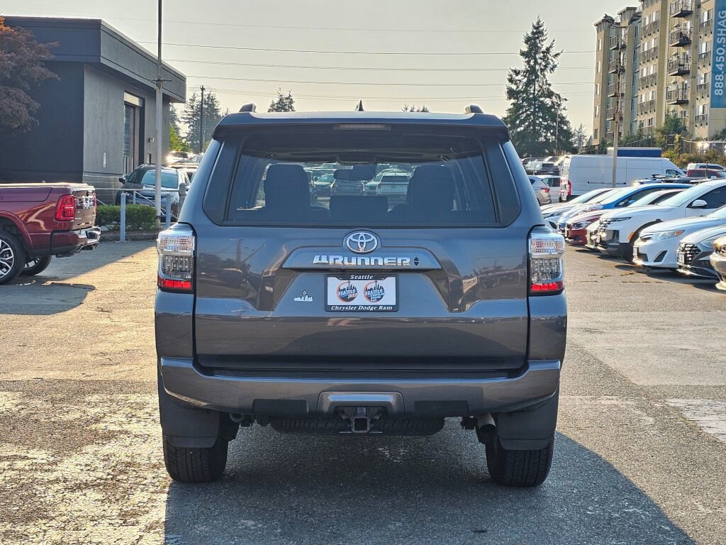 Used 2022 Toyota 4Runner SR5 Premium image 7