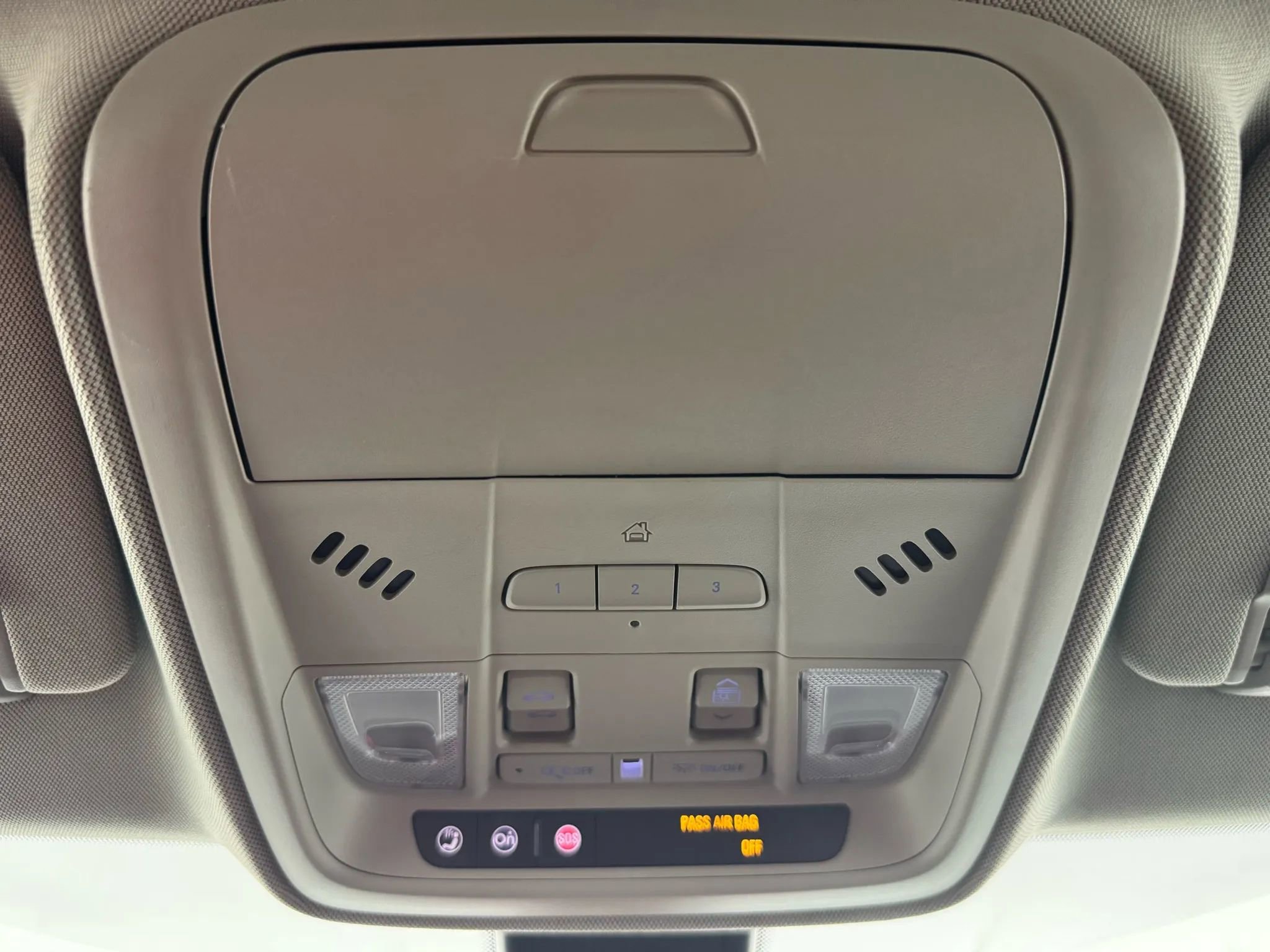 Used 2019 Cadillac XT4 Luxury w/ Cold Weather Package image 21