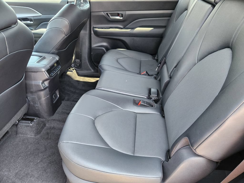 Used 2024 Toyota Grand Highlander AWD Hybrid image 20