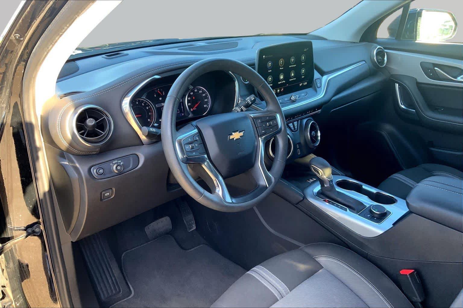 Used 2024 Chevrolet Blazer LT w/ Convenience Package FWD image 17