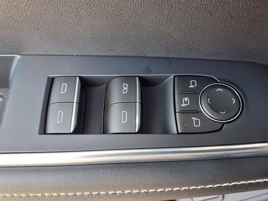 New 2026 GMC Acadia Denali w/ Super Cruise Package FWD image 11