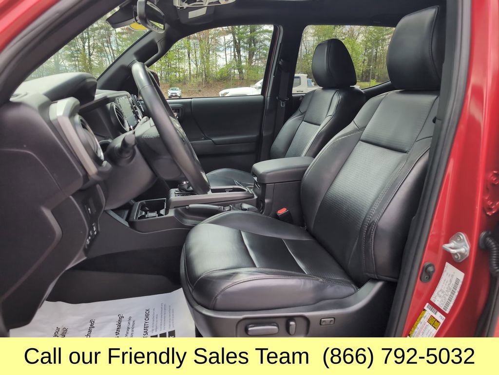 Certified 2022 Toyota Tacoma TRD Off-Road AWD/4WD image 11