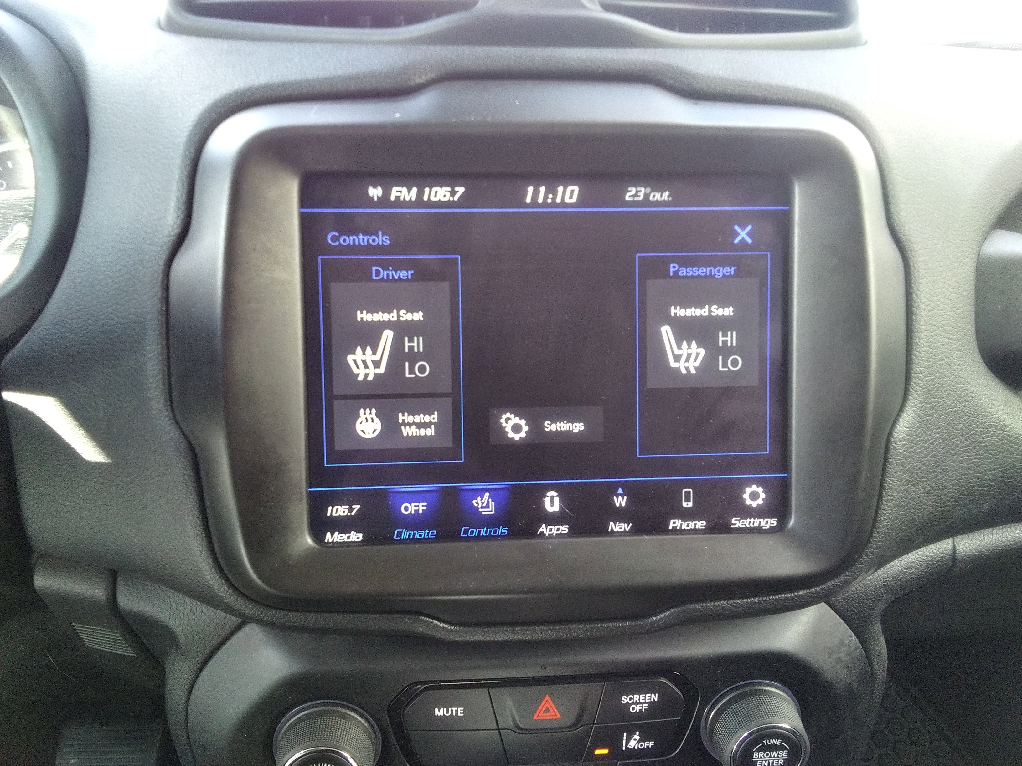 Used 2022 Jeep Renegade Latitude w/ Convenience Group AWD/4WD image 23