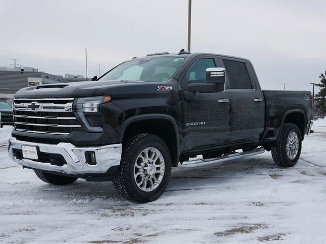 Used 2024 Chevrolet Silverado 2500 LTZ w/ LTZ Convenience Package image 3
