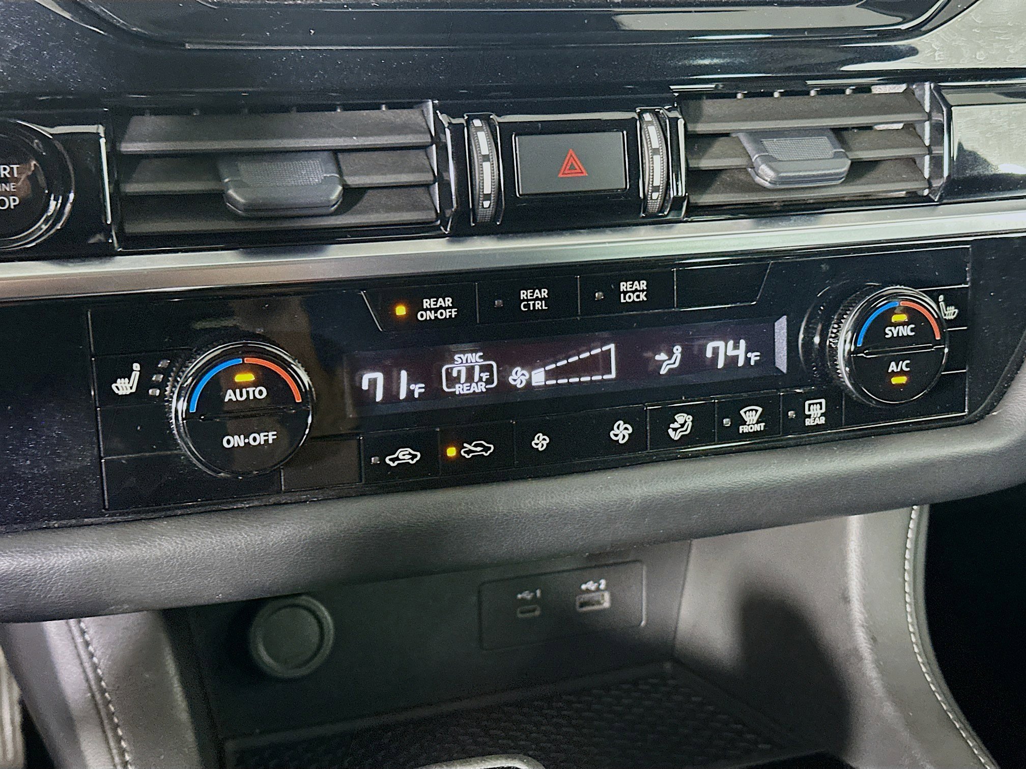 Used 2025 Nissan Pathfinder SV image 23