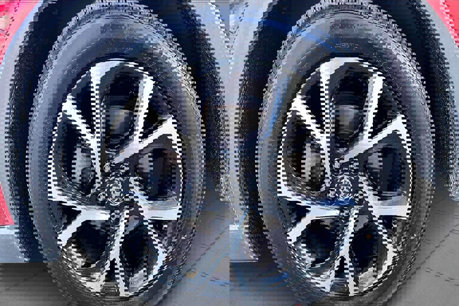 Used 2019 Toyota C-HR Limited image 11