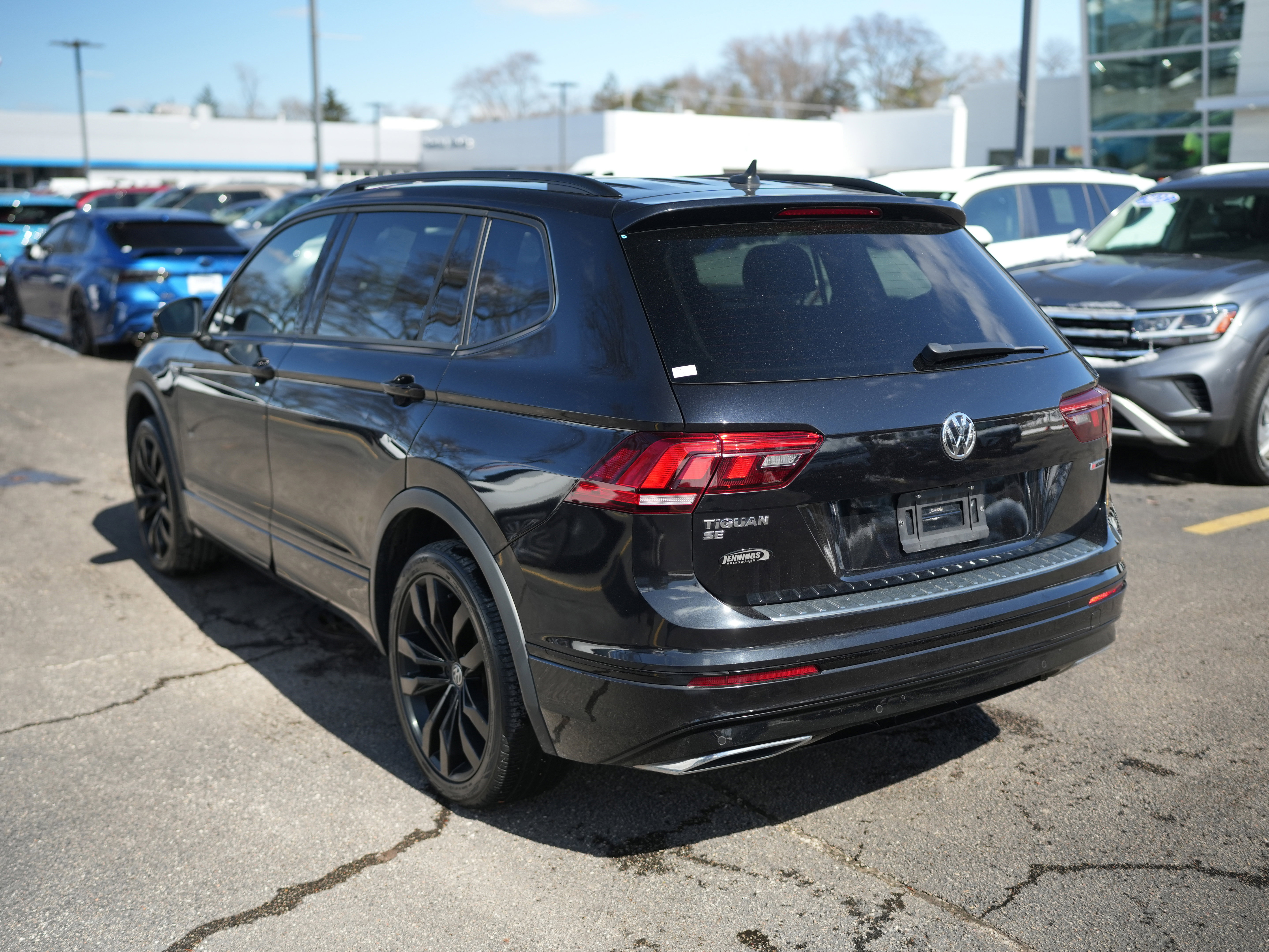 Certified 2021 Volkswagen Tiguan SE R-Line image 5