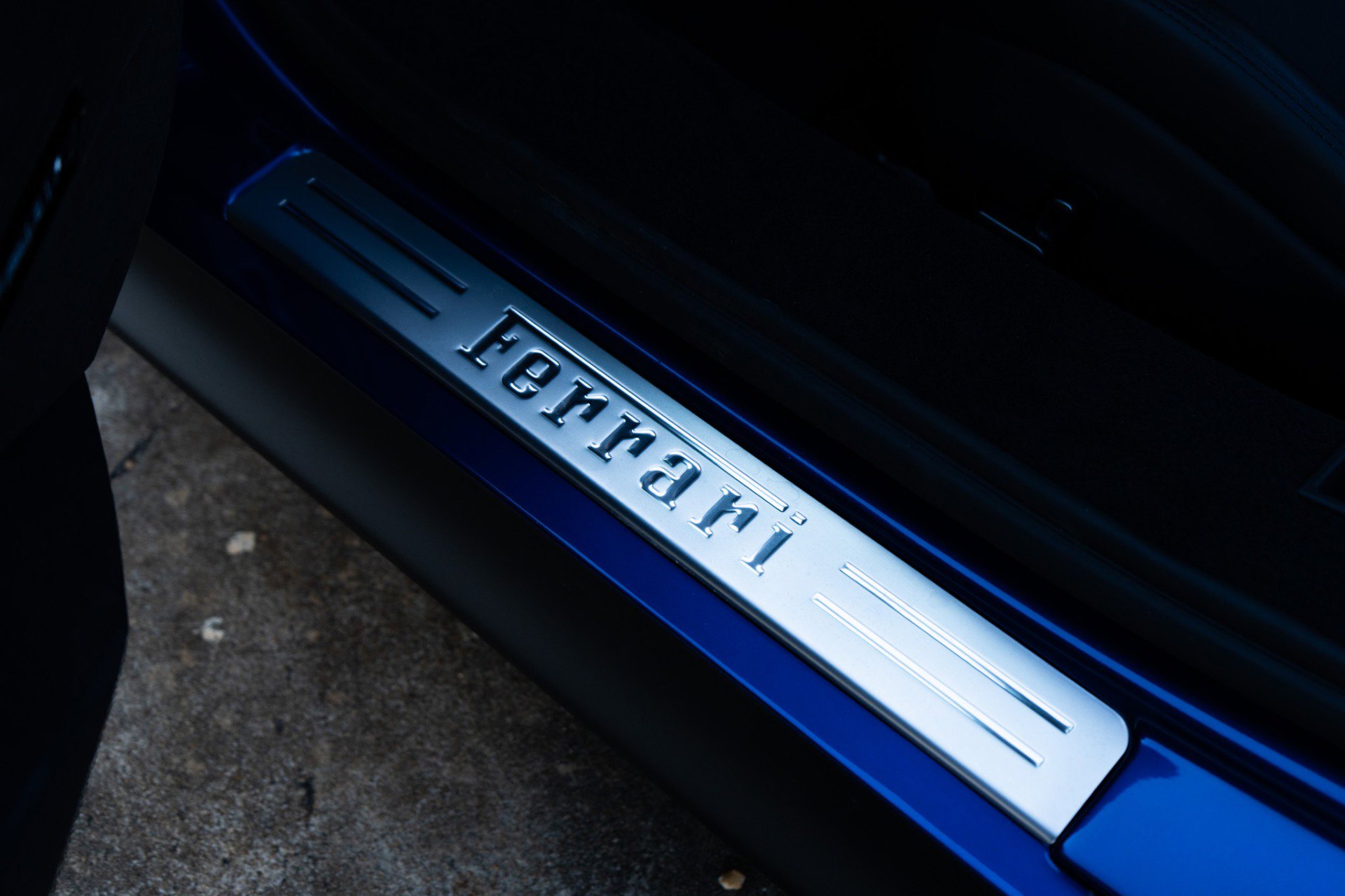 Used 2025 Ferrari SF90 Spider image 37