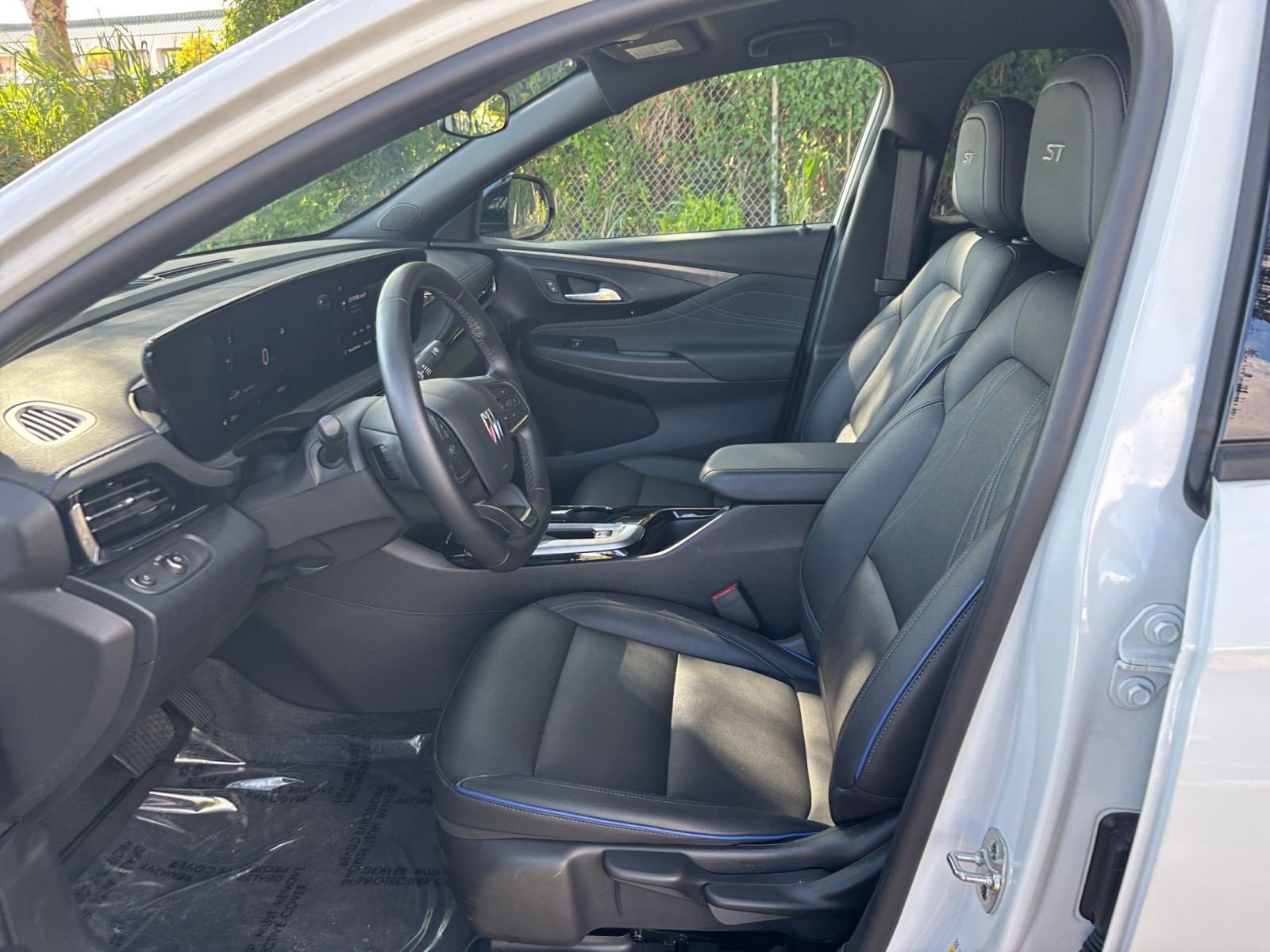 Used 2025 Buick Envista Sport Touring image 27