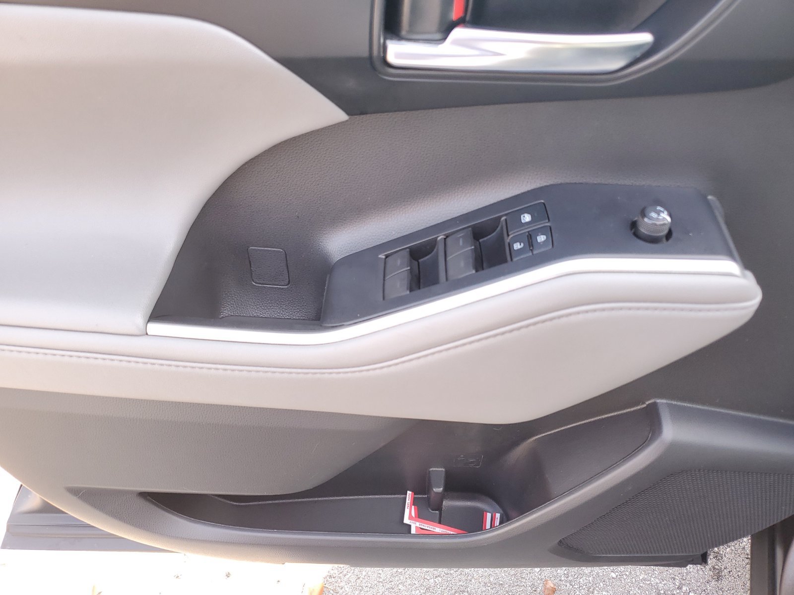 Certified 2022 Toyota Highlander XLE AWD/4WD image 22