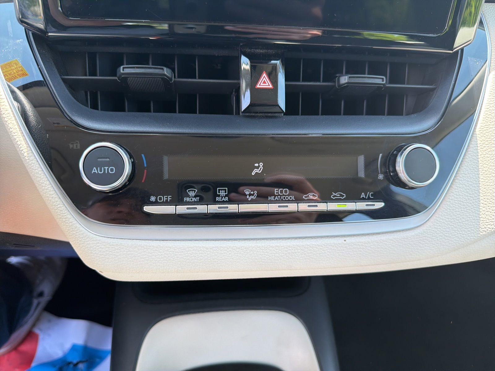 Used 2023 Toyota Corolla LE image 16