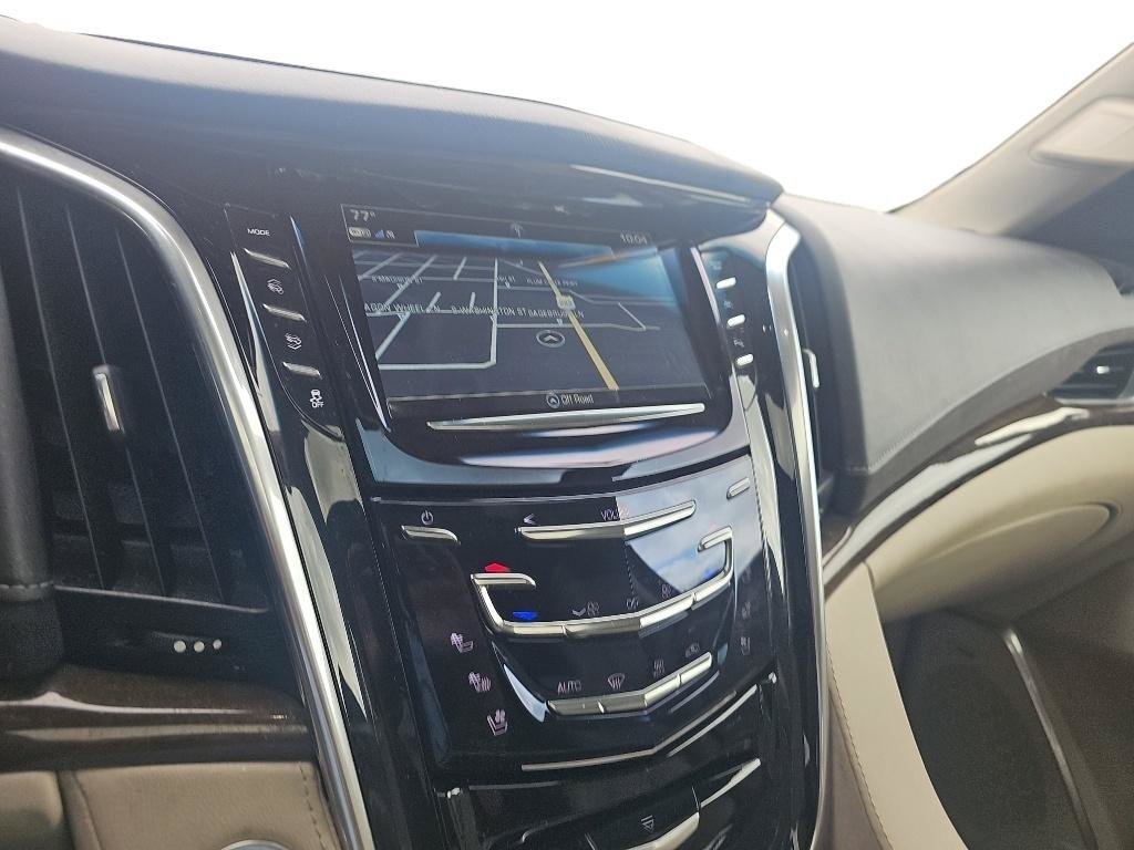 Used 2020 Cadillac Escalade Premium Luxury AWD/4WD image 15
