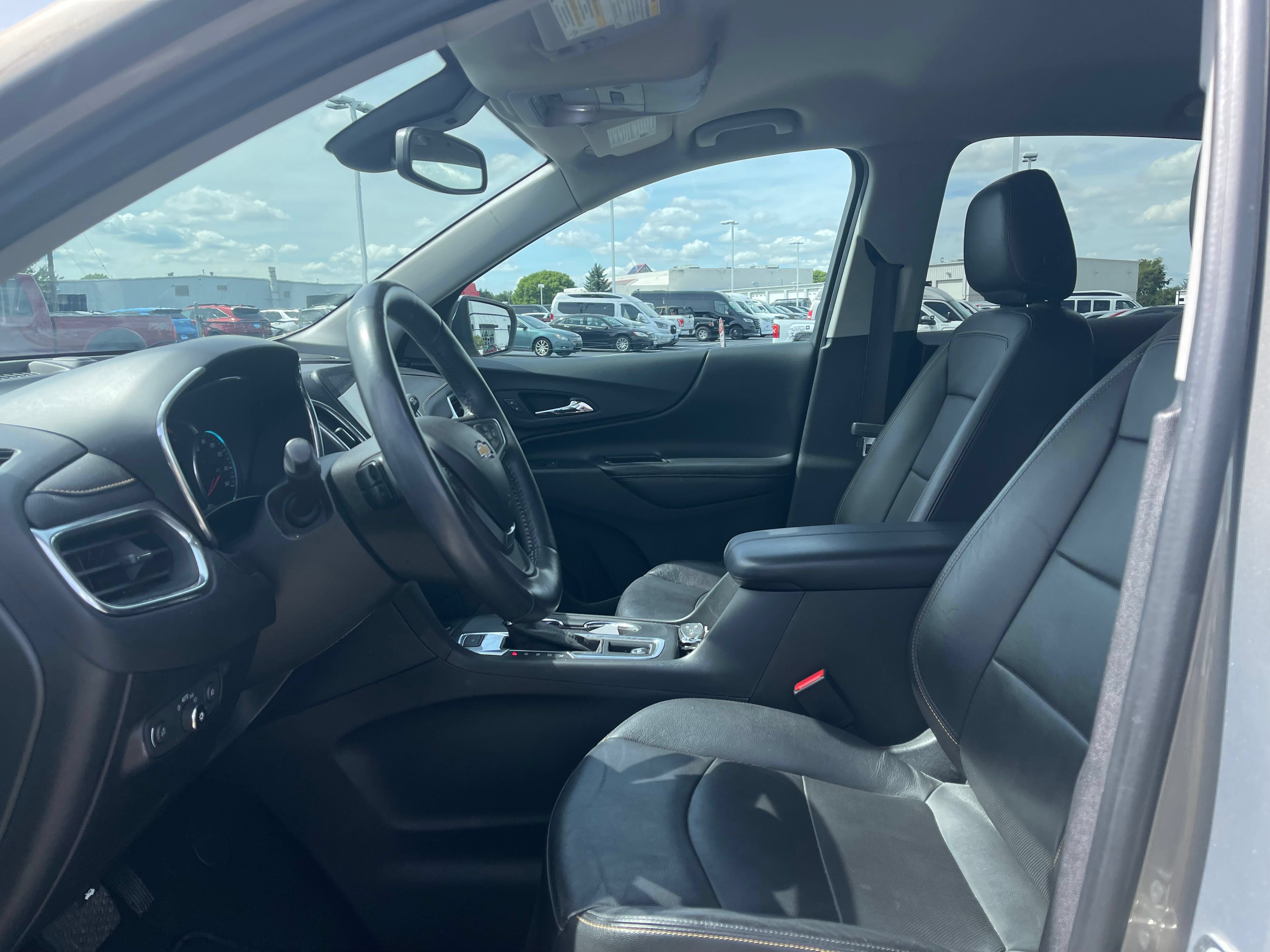 Used 2018 Chevrolet Equinox Premier FWD image 14